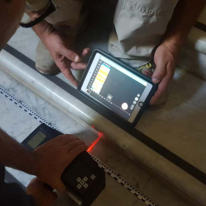 Ultrasonic tomography on monumental stone